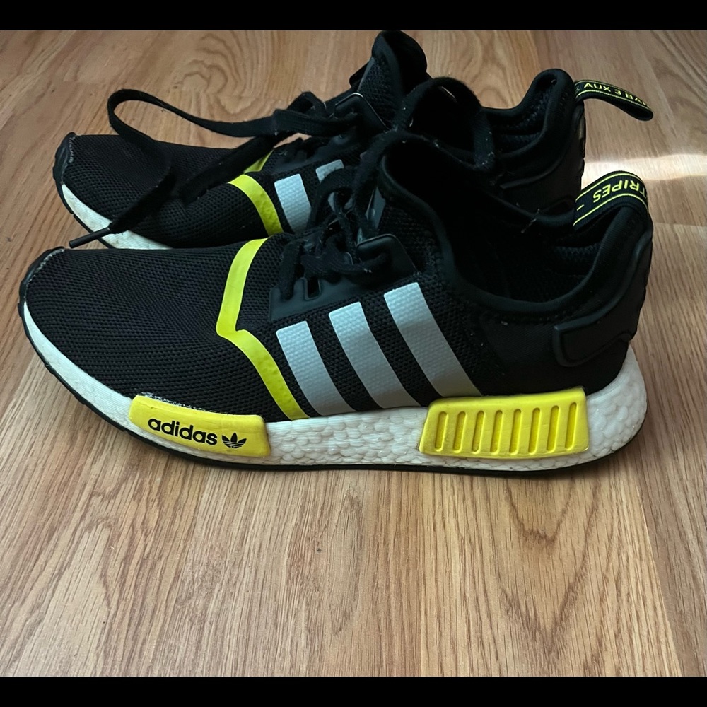 ADIDAS BOOST AUX Die welt marke MIT Den 3 stripes Mens sneakers